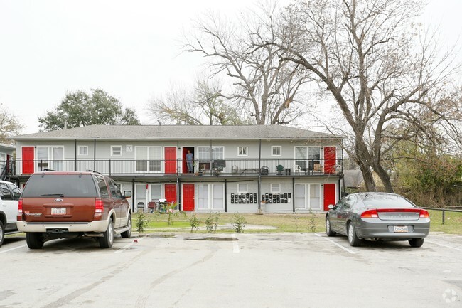 Building Photo - Golfcrest Apartments