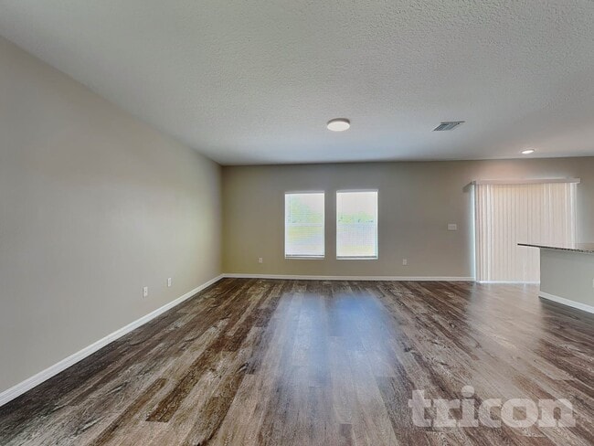 Building Photo - 12930 Oak Hill Way