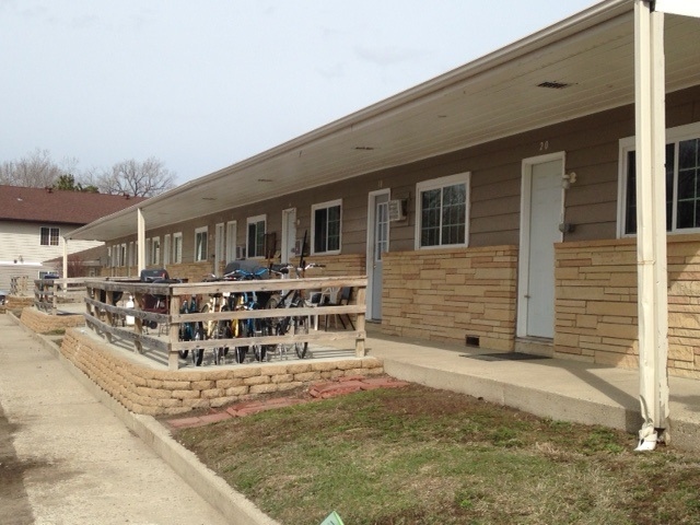 Building Photo - Lake Ripley Apartments