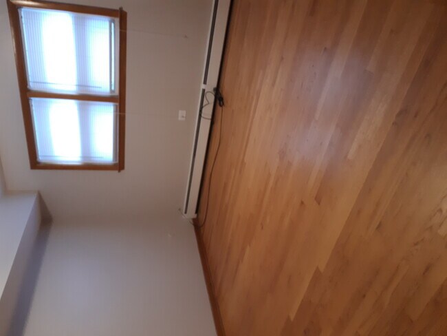 Building Photo - 6128 S Kilpatrick Ave