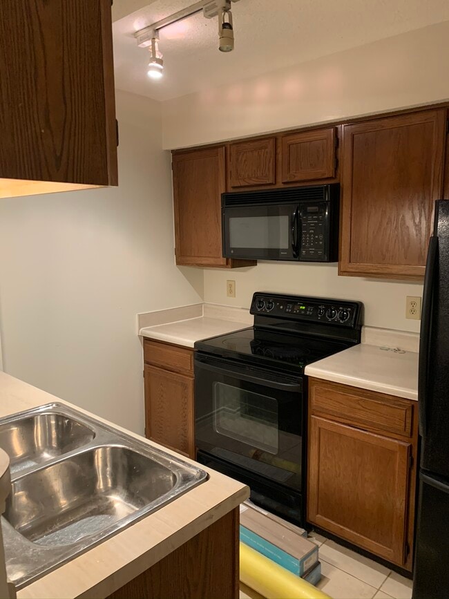 Building Photo - 1504 Lincoln Way