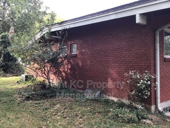 Foto del edificio - 5323 NW Edgewood Cir