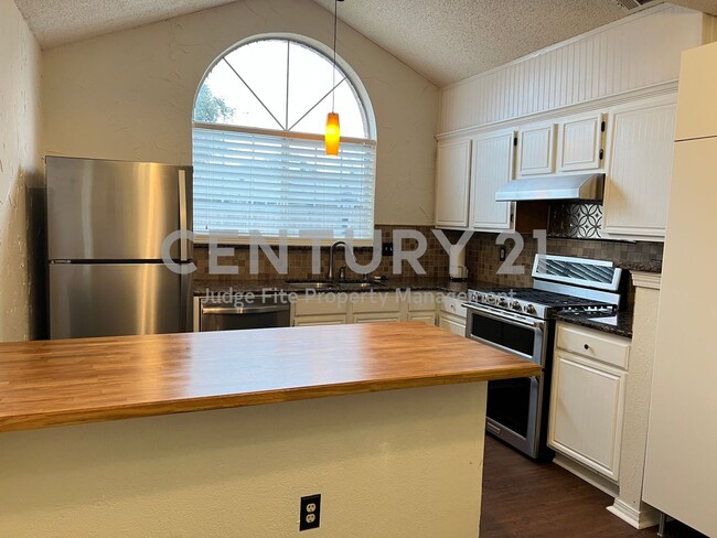 Foto del edificio - Charming 3/2/2 in Flower Mound For Rent!