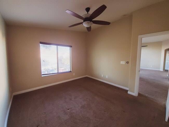 Building Photo - GORGEOUS 2 BED 2 BATH CONDO!