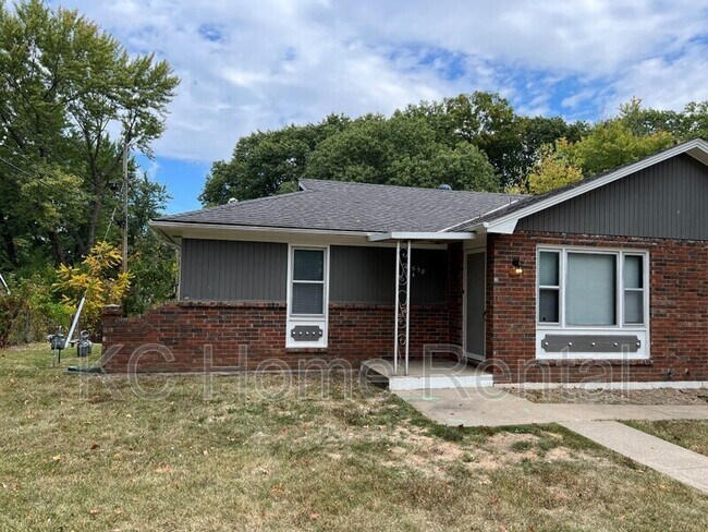 Building Photo - 7658 Walker Ave
