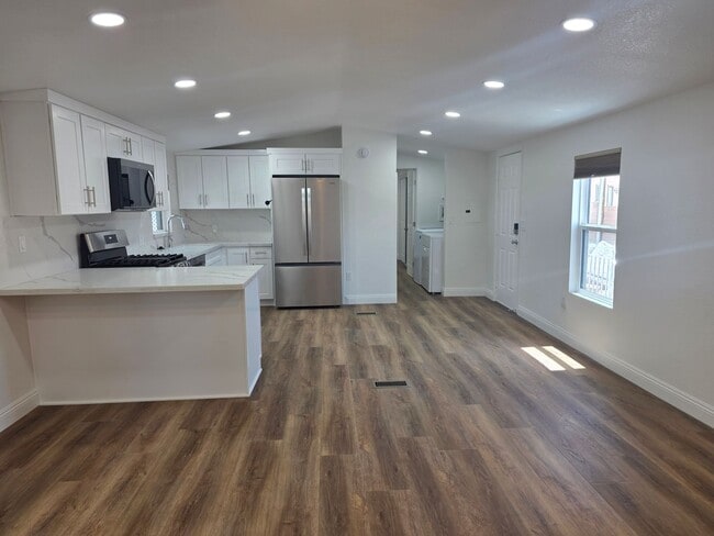 Building Photo - Beautifully Remodeled 2bed/2bath Manufactured Home with HUGE METAL GARAGE!