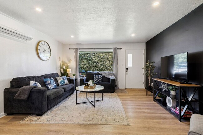 Foto del edificio - 6484 Aylesworth Dr
