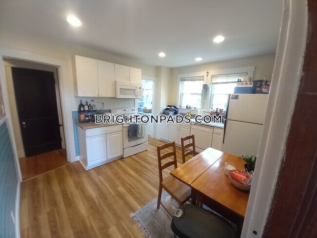 Foto del edificio - 6 Mapleton St