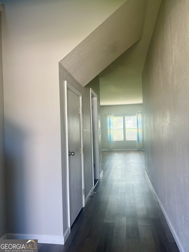 Building Photo - 131 Ashwood Cir