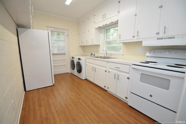 Building Photo - 1426 Old Trinity Cir