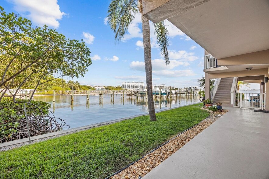 Foto principal - 311 E Ocean Ave