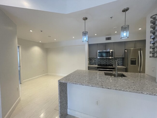 Building Photo - 2031 Renaissance Blvd