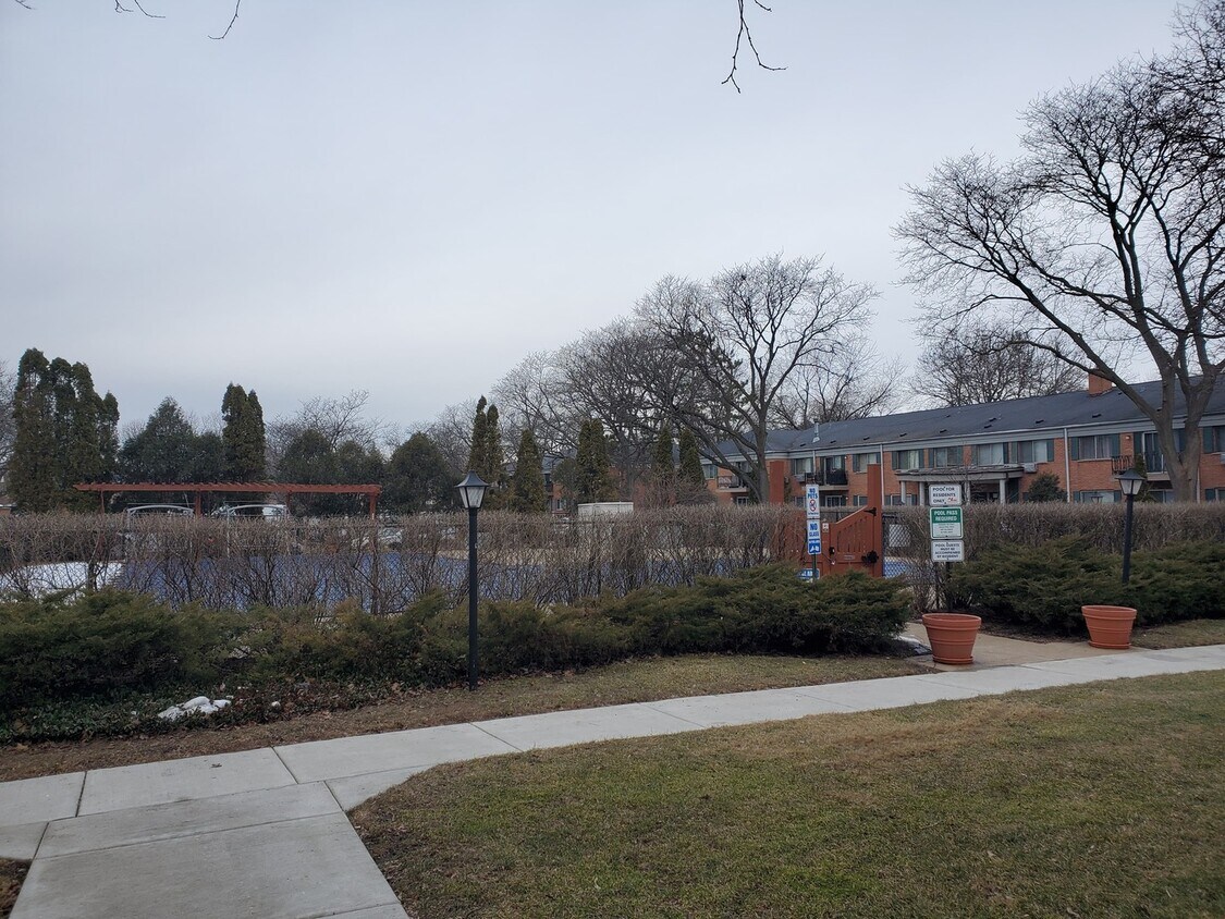 Primary Photo - 2403 S Goebbert Rd