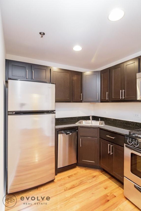 Foto principal - 5054 N Sheridan Rd