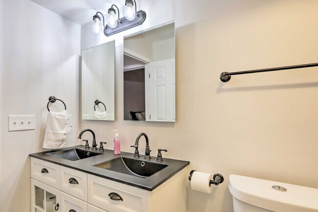 Foto del edificio - 6832 Woodmeadow Dr