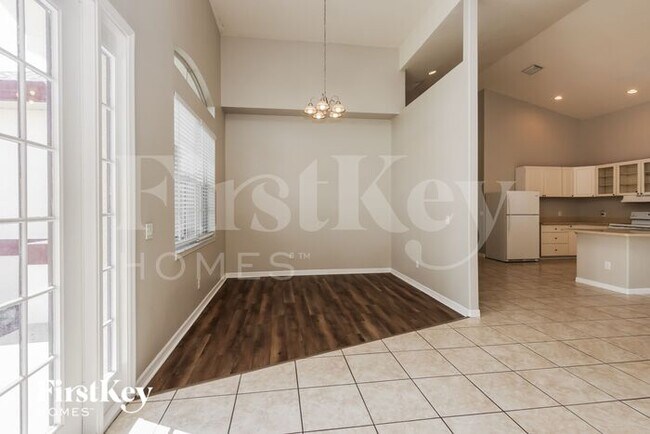 Building Photo - 3908 NW 33rd Ave