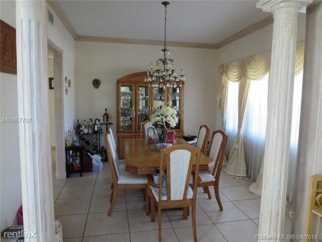 Building Photo - 5 br, 4 bath House - 6420 SW 54th St # 5BED