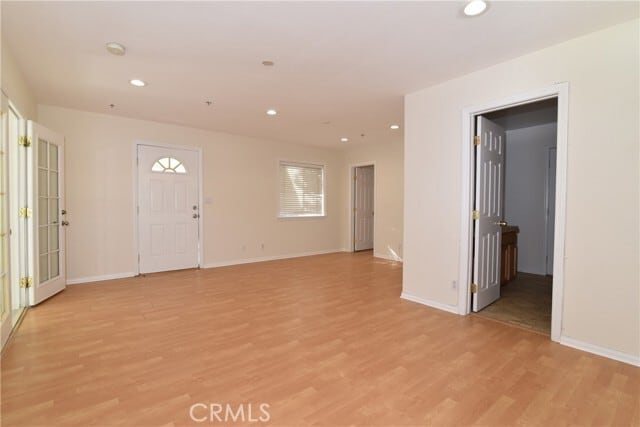 Foto del edificio - 1239 E Maplegrove St