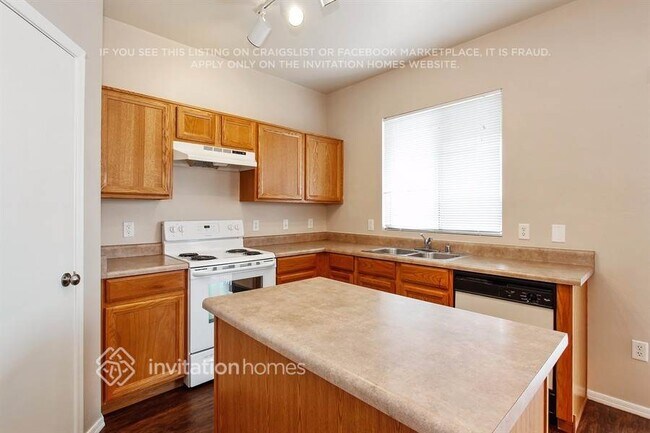 Foto del edificio - 1216 S 121st Ln