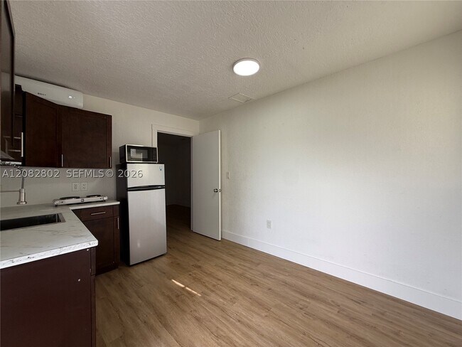 Building Photo - 15741 NW 40th Ct