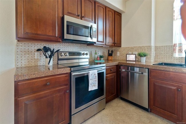 Foto del edificio - 16326 E Fremont Ave