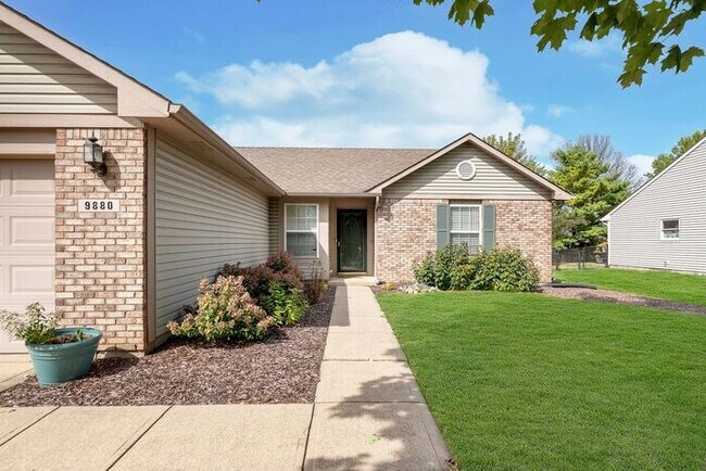 Building Photo - Updated 3 Bedroom Ranch on a Cul-De-Sac in...