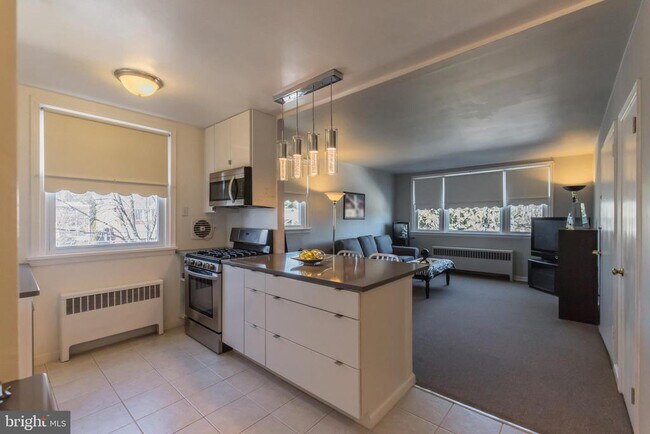 Foto del edificio - 8250 Mansfield Ave