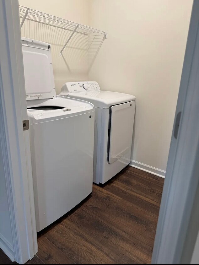 Foto del edificio - 12337 Manhattan Ln