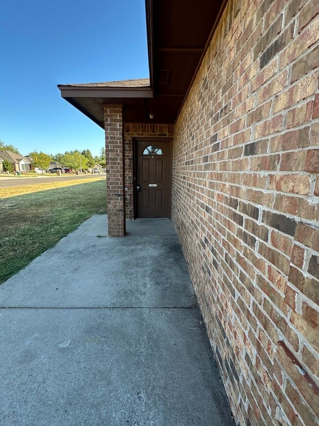 Photo - 710 NE 20th Terrace House
