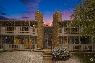 Building Photo - 8335 Fairmount Dr