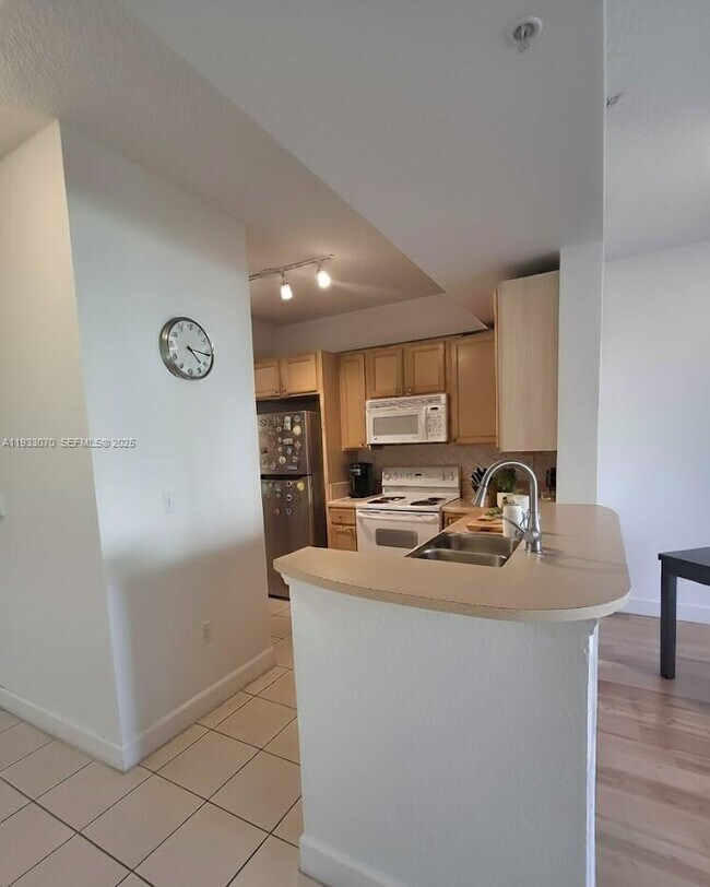 Foto del edificio - 6001 SW 70th St