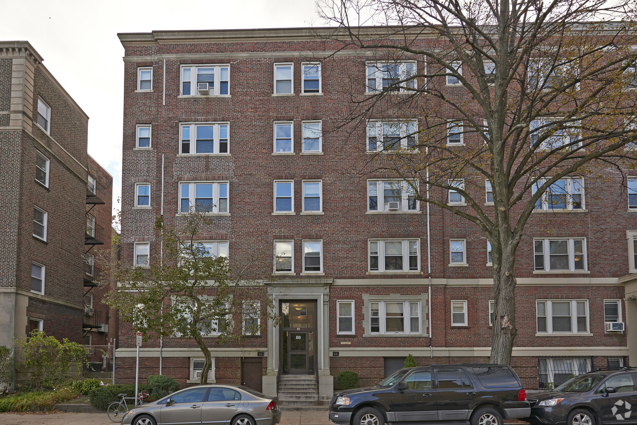 Building Photo - 88 Washington St
