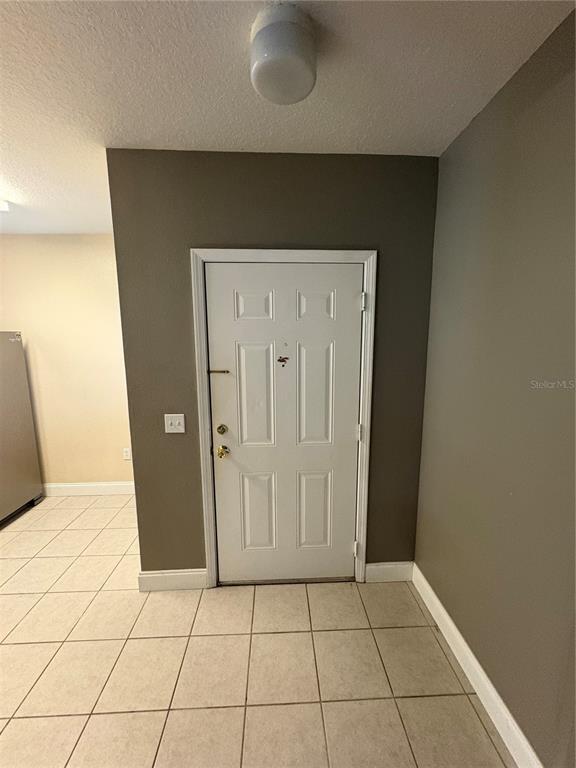 Building Photo - 6413 Hollydale Pl