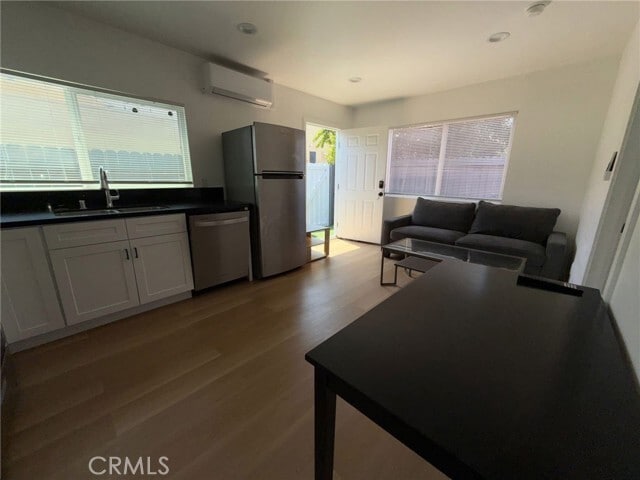 Foto del edificio - 12610 Martha St