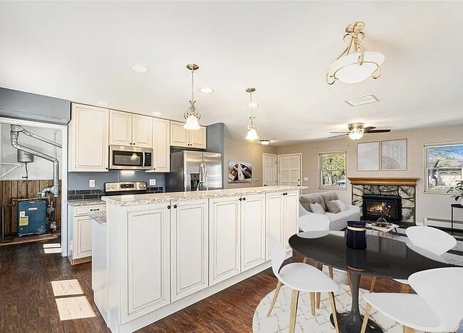 Building Photo - 13270 Grove Way