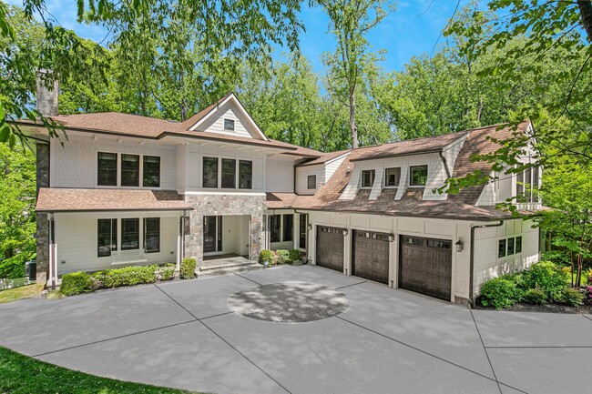 Building Photo - 7004 River Oaks Dr