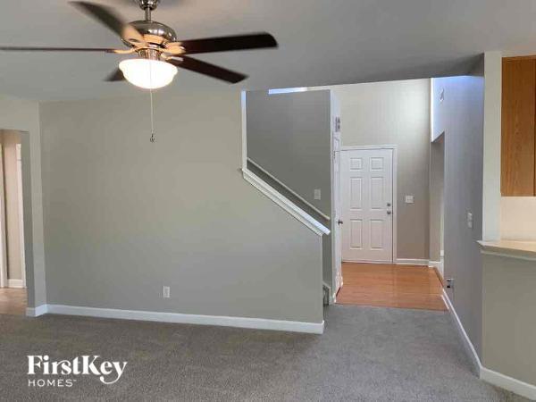 Building Photo - 1011 Bridleside Dr