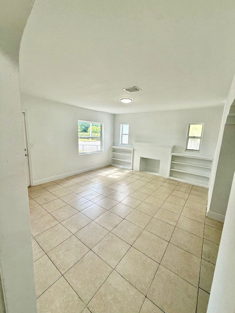 Foto del edificio - 445 NW 44th St