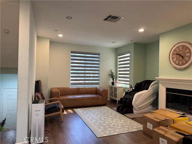 Foto del edificio - 2271 Yarbough Dr