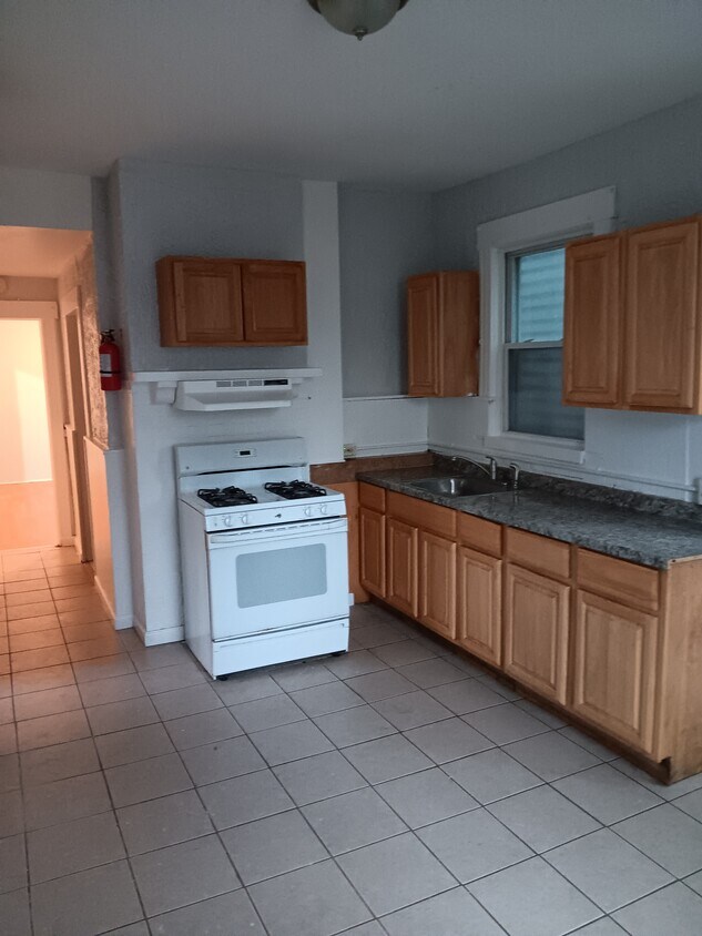 Primary Photo - 51 Lincoln Pl