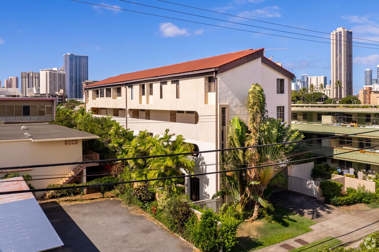 Foto principal - 1635 Young St