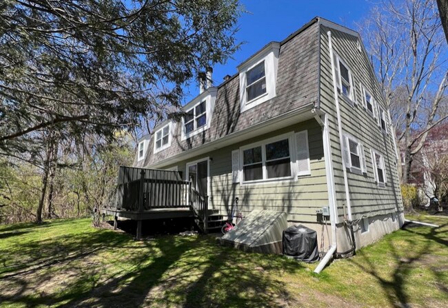 Building Photo - 69 Saco St