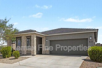 Building Photo - 15543 W Desert Hollow Dr