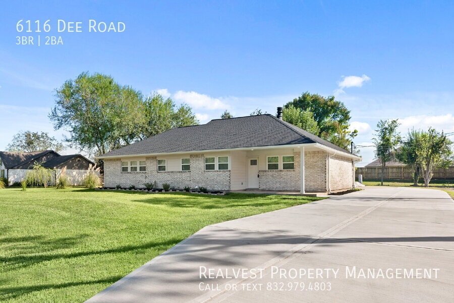 Photo - 6116 Dee Road-