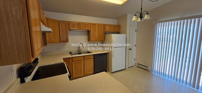 Foto del edificio - Great 3 Bedroom 2 Bath Duplex with large yard