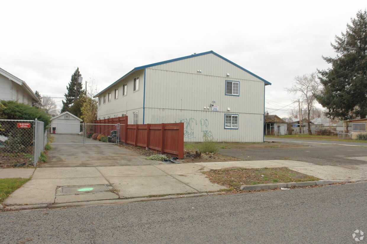 Building Photo - 1316 Fairbanks Ave