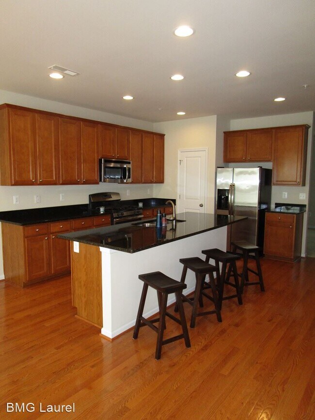 Building Photo - 3 br, 2.5 bath House - 1114 Red Hawk Way