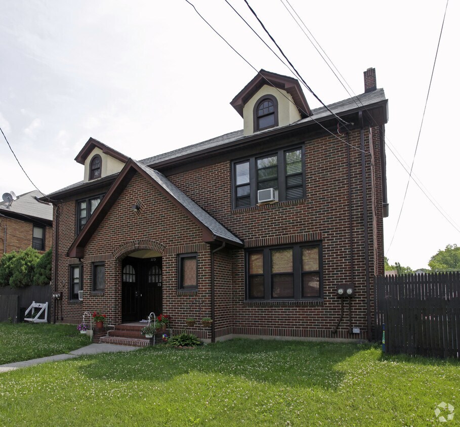 Foto del edificio - 115 Willowbrook Rd