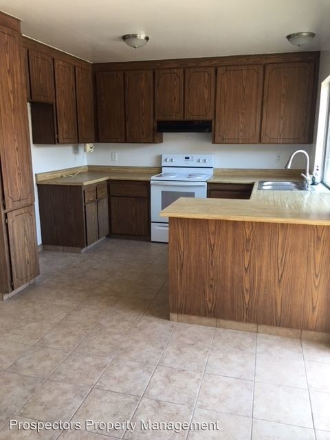 Building Photo - 4 br, 2 bath House - 820 Welburn Ave