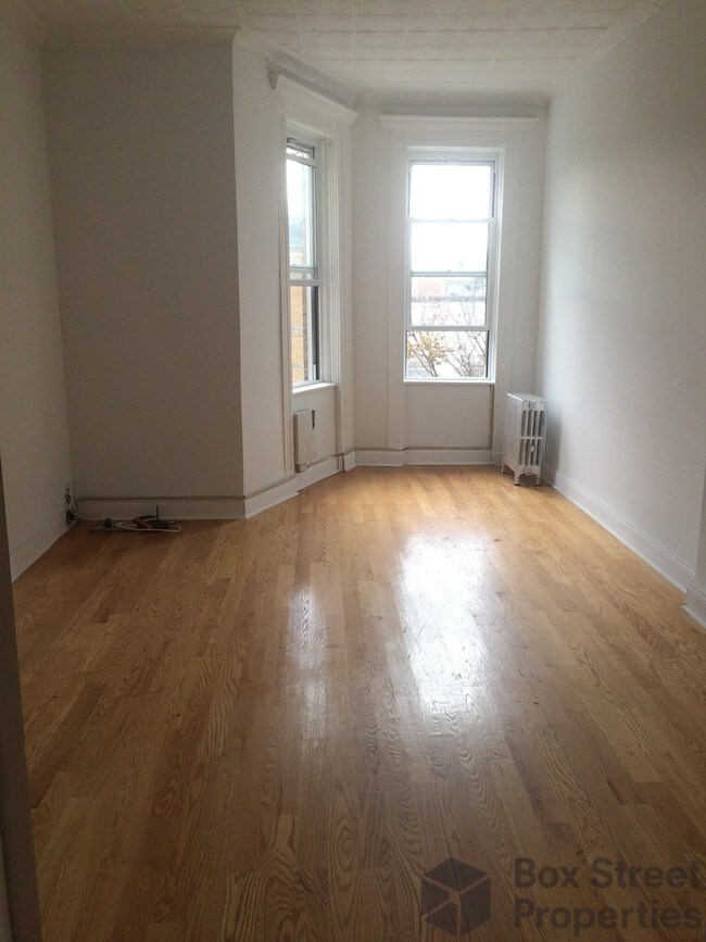 Building Photo - 1734 Bleecker St